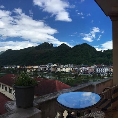Manh Linh Guest House Lao Cai Exterior photo